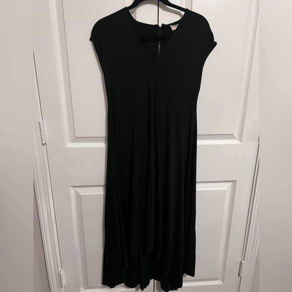 Alice + Olivia V-neck Black High Low sleeveless Knit Maxi Dress. Size Small. - Picture 4 of 10